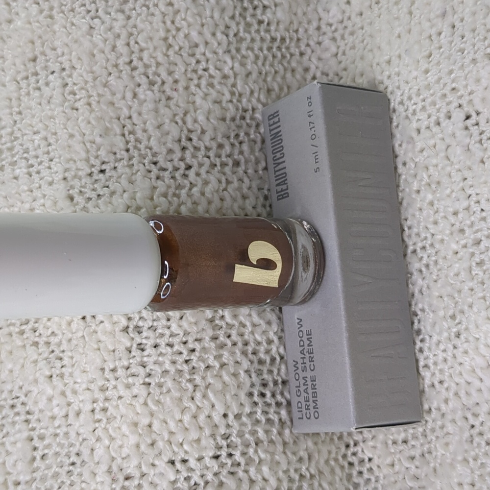 Beautycounter Lid Glow Cream Shadow in Ember, 5ml/0.17fl oz - Picture 3 of 8